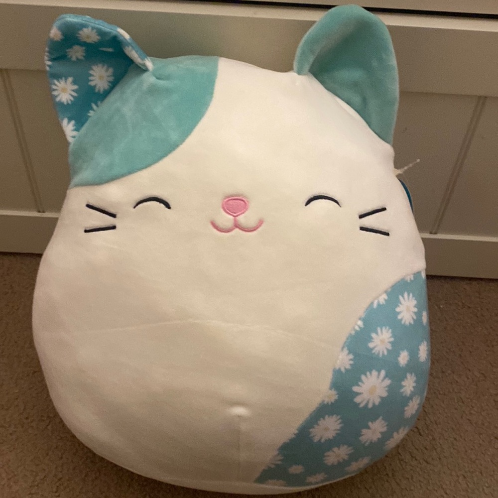 Kelsa Cat squishmallow